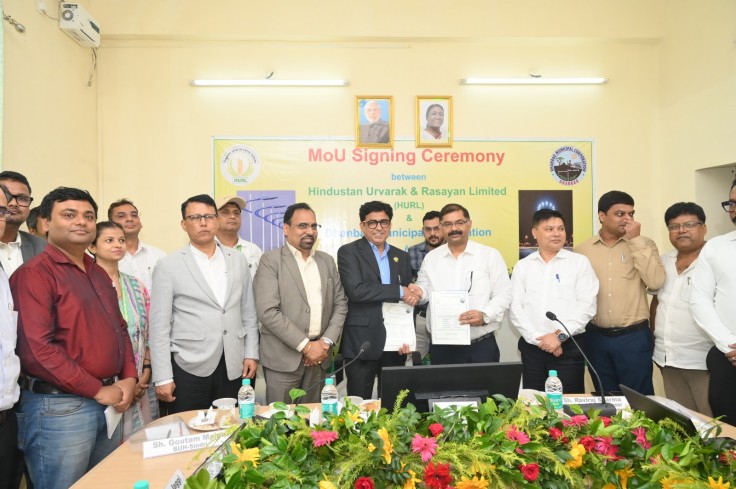 HURL and Dhanbad Municipal Corporation Ink MoU to Light Up 30 km of Sindri with LED and High Mast Lights under CER Initiative